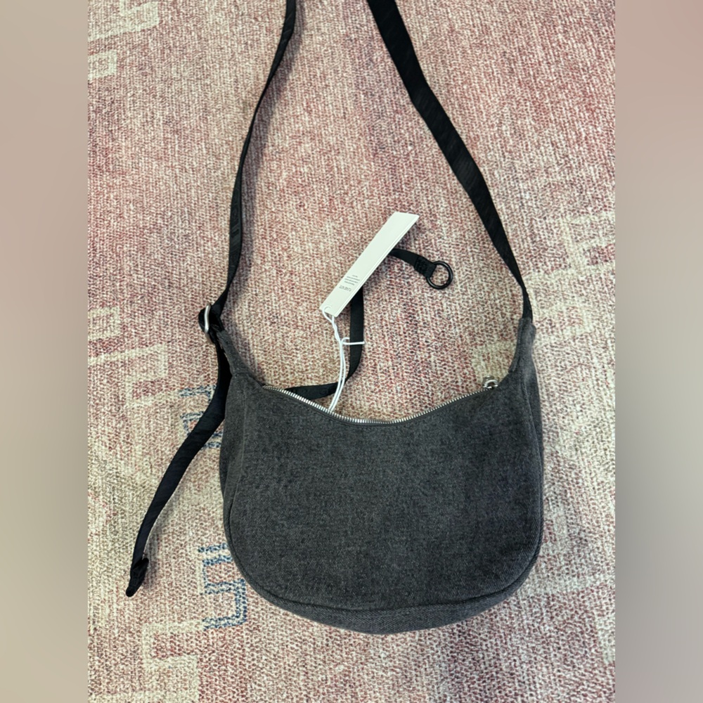 Baggu small crescent washed black denim cotton crossbody bag NWT - Picture 8 of 10
